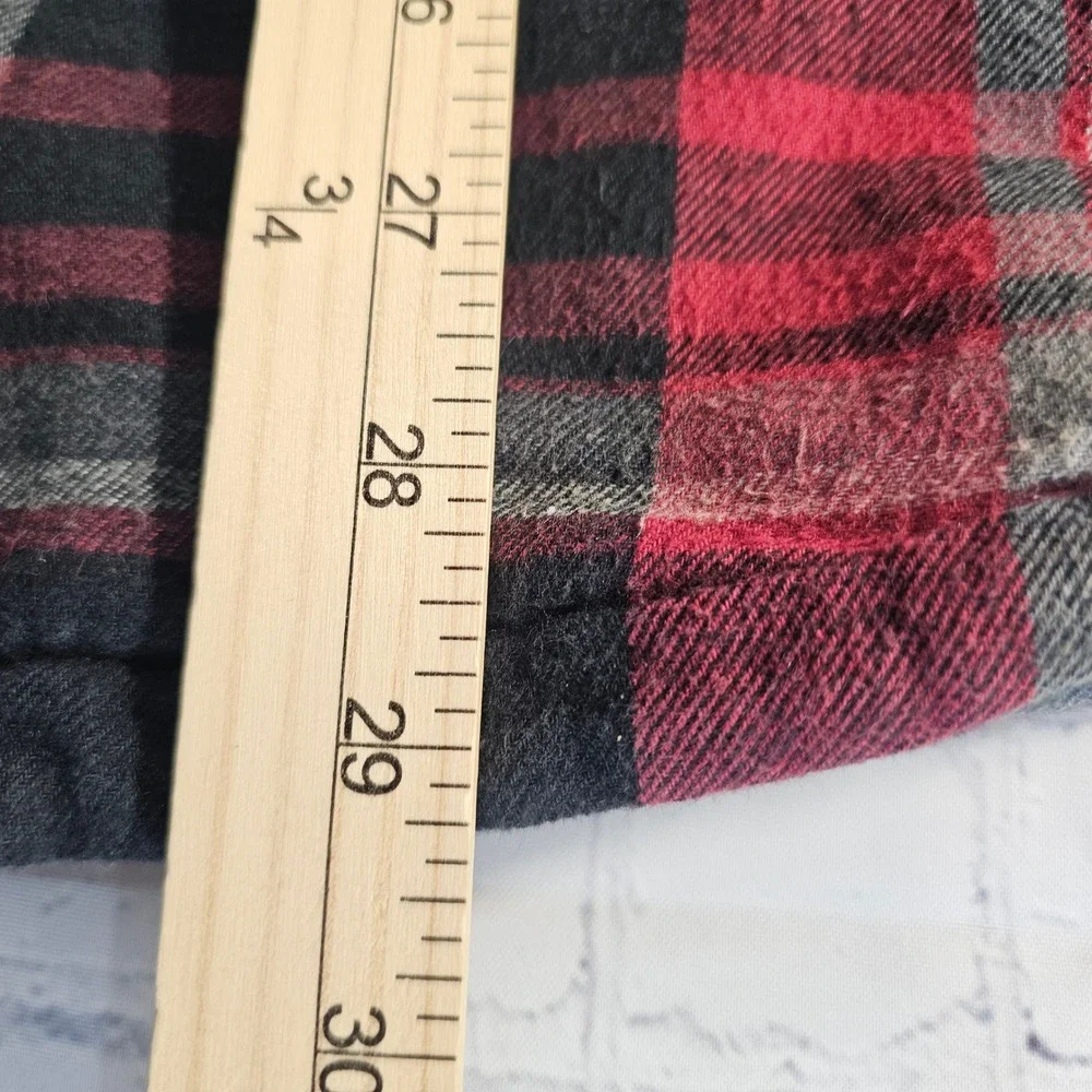 Burton Plaid Flannel Shirt‎ Jacket Men's Medium Red Black Gray Zip Pockets